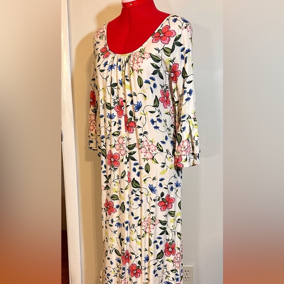 Gently Used Christy Dawn Rowe Dress, Cream Floral, Size Small - Picture 16 of 16